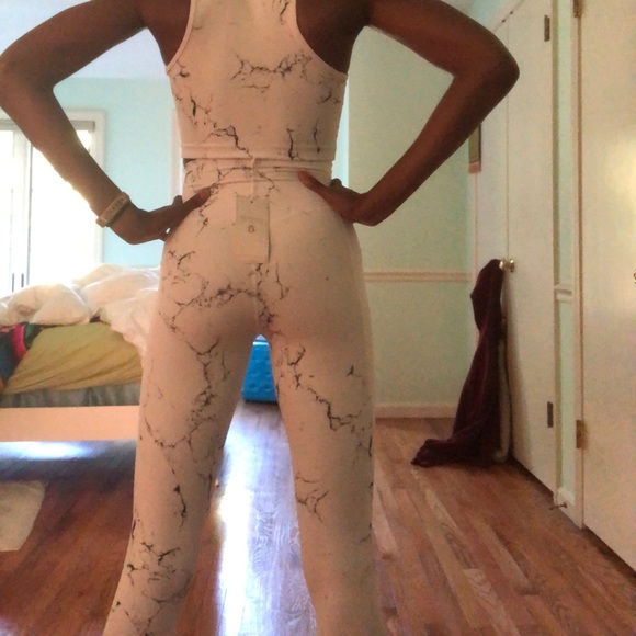 Buff Bunny White Marble Limitless Leggings - Picture 5 of 10